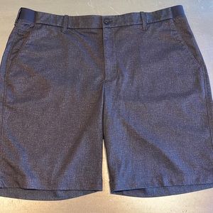 Men’s golf shorts never worn